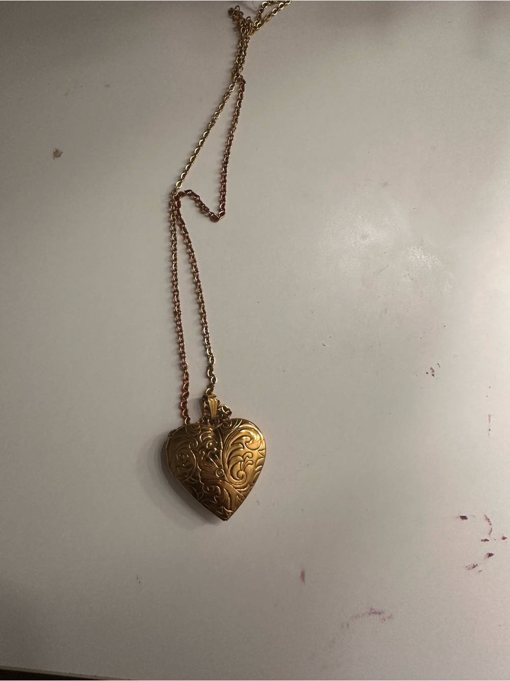 Amazon Essentials Gold Heart Locket Pendant Necklace